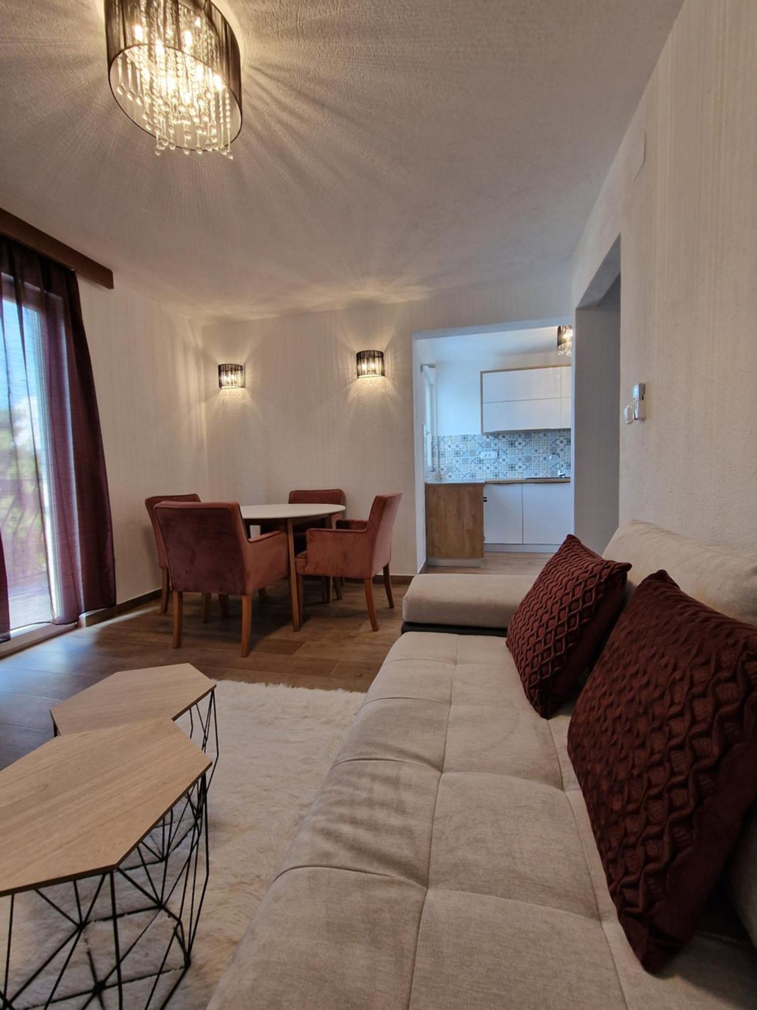 Residence Biocic Donji Okrug  Rum bild
