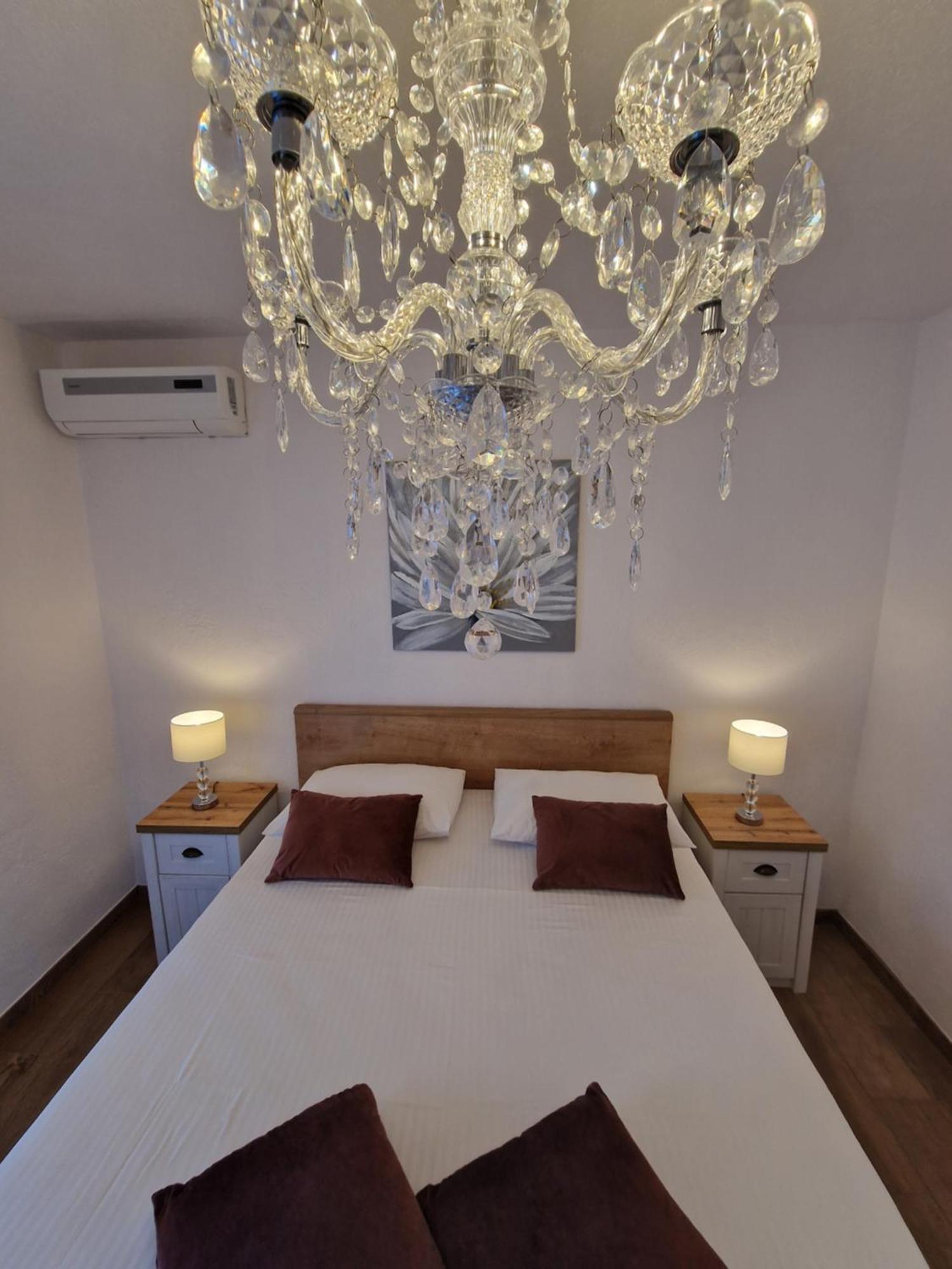 Residence Biocic Donji Okrug  Rum bild
