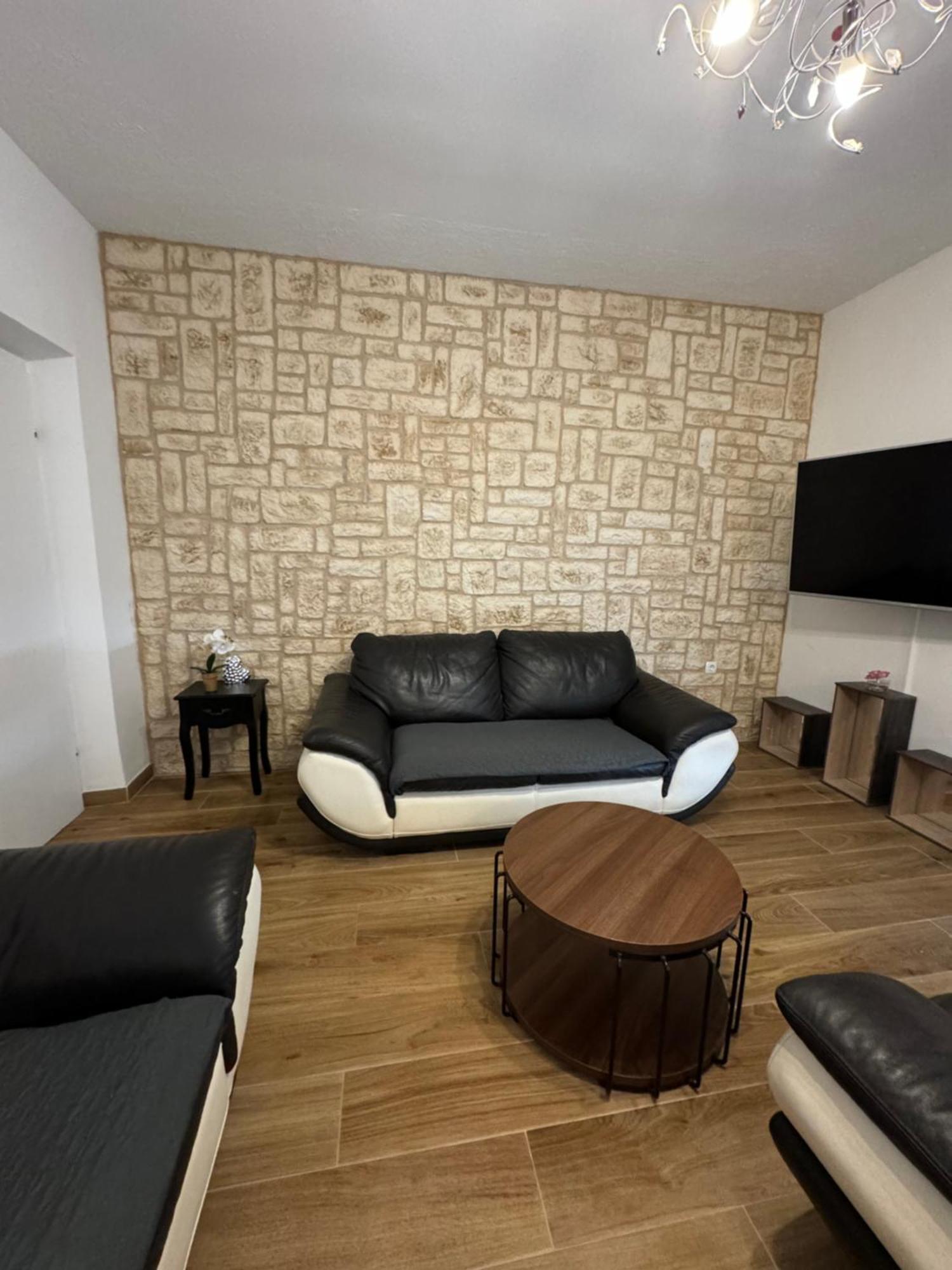 Residence Biocic Donji Okrug  Rum bild
