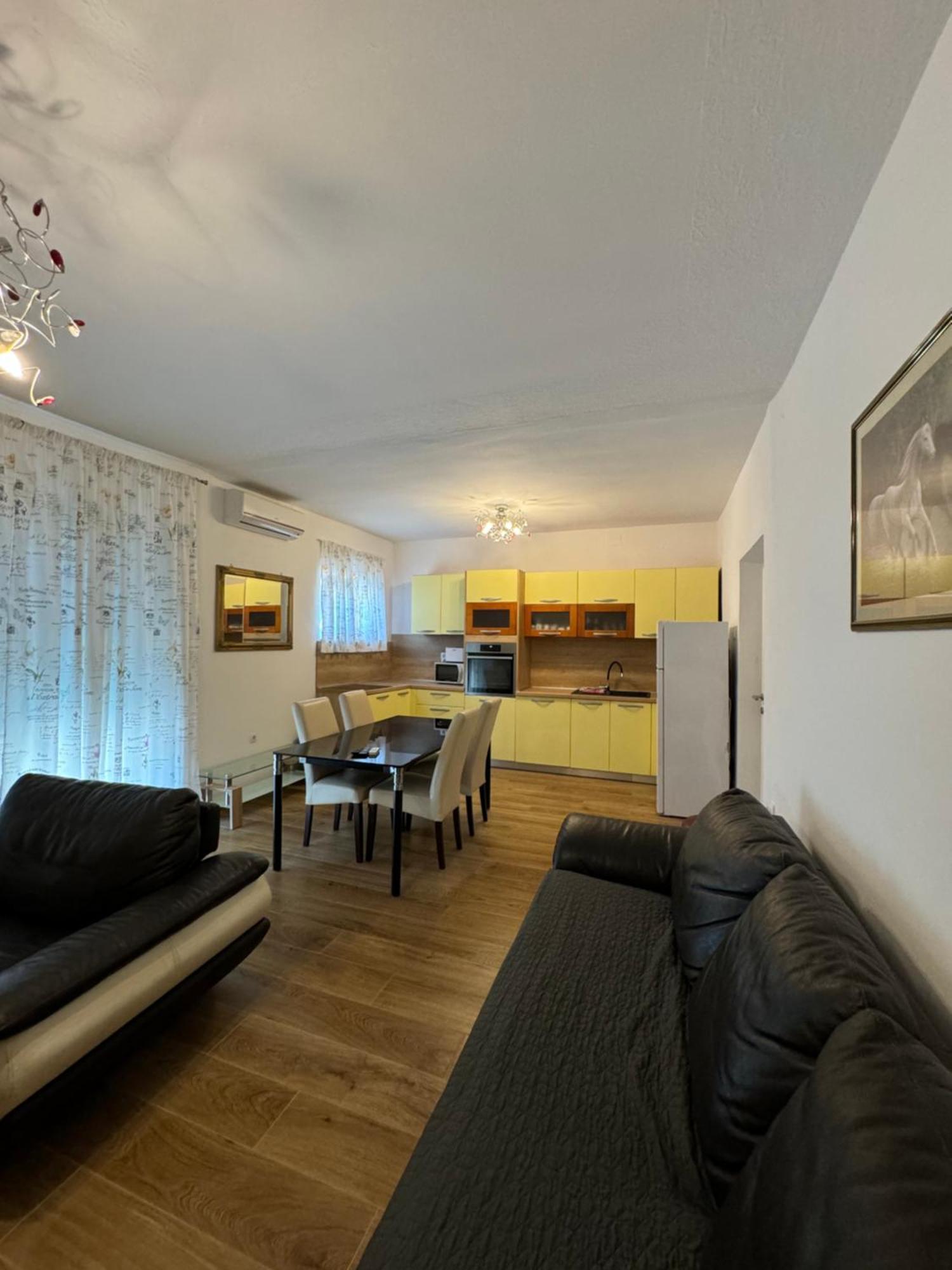 Residence Biocic Donji Okrug  Rum bild